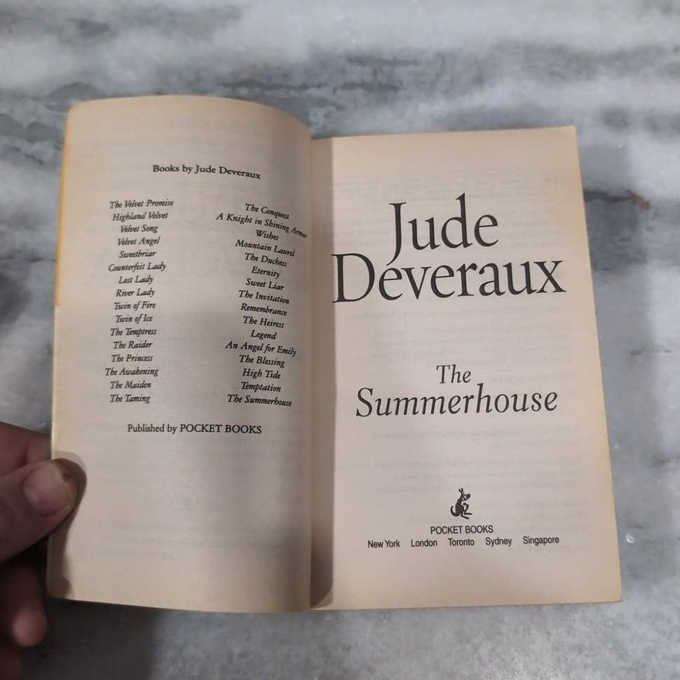 Jude Deveraux Books, Change of Heart & The Summerhouse, Romance Paperbacks - Thumbnail 6