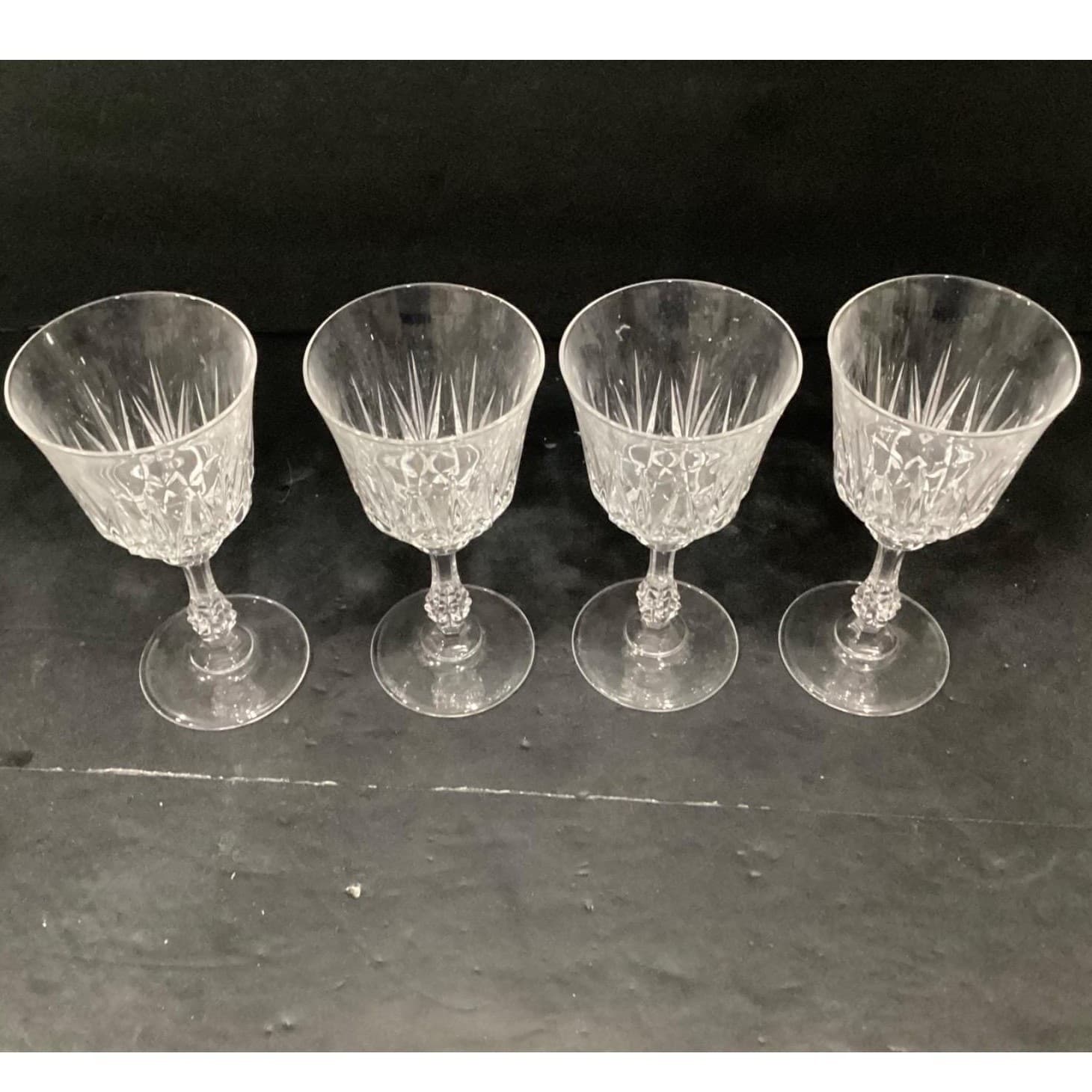 JMP Capri Lead Crystal Wine Glasses, Set of 4, Vintage Pressed Cut Water Goblets - Thumbnail 3