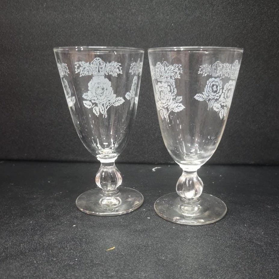 Libbey White Rose Cordials, Set of 2, Etched Crown Sherry Glasses, Vtg Stemware - Thumbnail 5