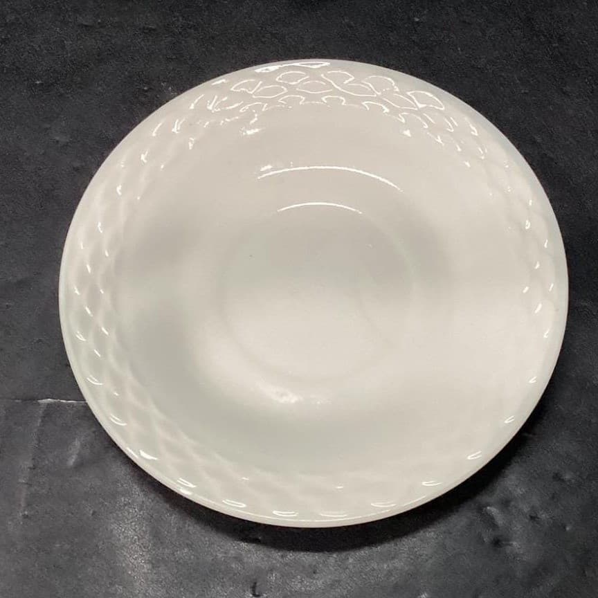 Anchor Hocking Fish Scale Ivory White Basketweave Saucers, Set Of 2, Uranium - Thumbnail 3