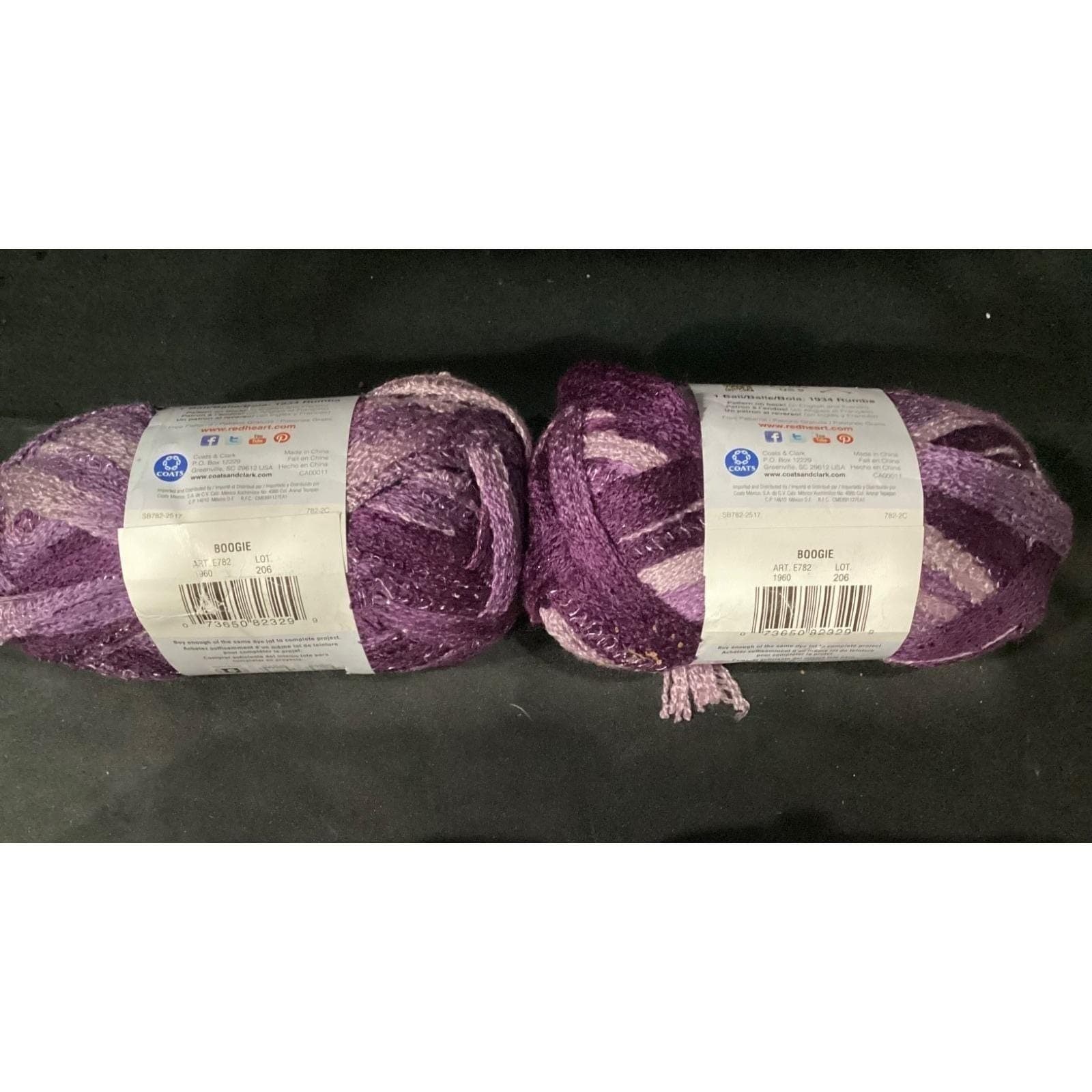 Red Heart Boutique Sashay Yarn Boogie Purple Metallic 3.5oz Lot of 4 Dye Lot 206 - Thumbnail 5