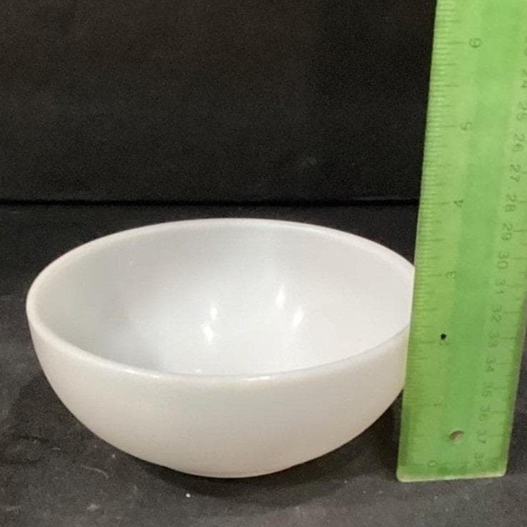 Corning Milk Glass Cereal Bowls, Set of 3, Embossed Restaurant Ware, Dinnerware - Thumbnail 3