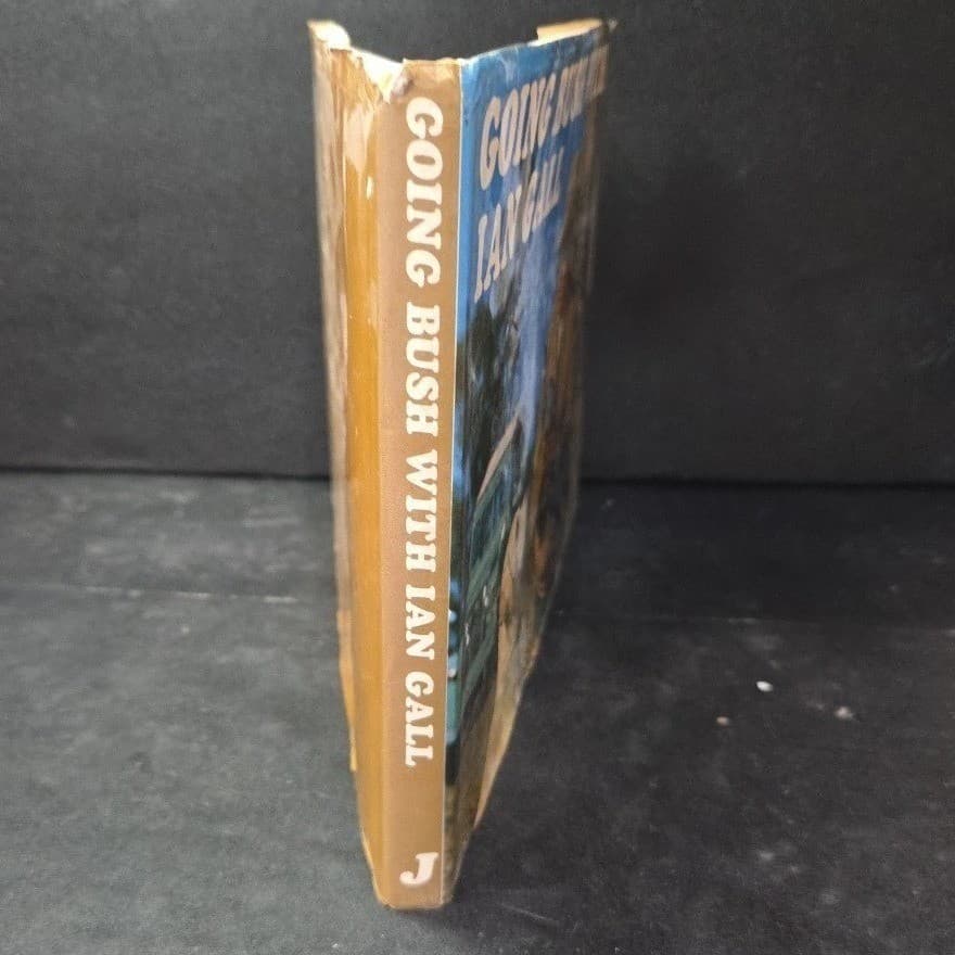 Going Bush with Ian Gall Hardcover Australian Wildlife Nature Jacaranda Press - Thumbnail 9