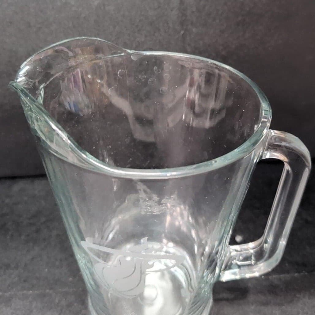 Miami Heat 64oz Beer Pitcher, NBA Licensed Glass Drink Jug, Basketball Barware - Thumbnail 6