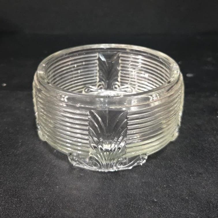 Art Deco Ribbed Glass Powder Dish, Palm Frond Design, Vintage Vanity Decor - Thumbnail 2