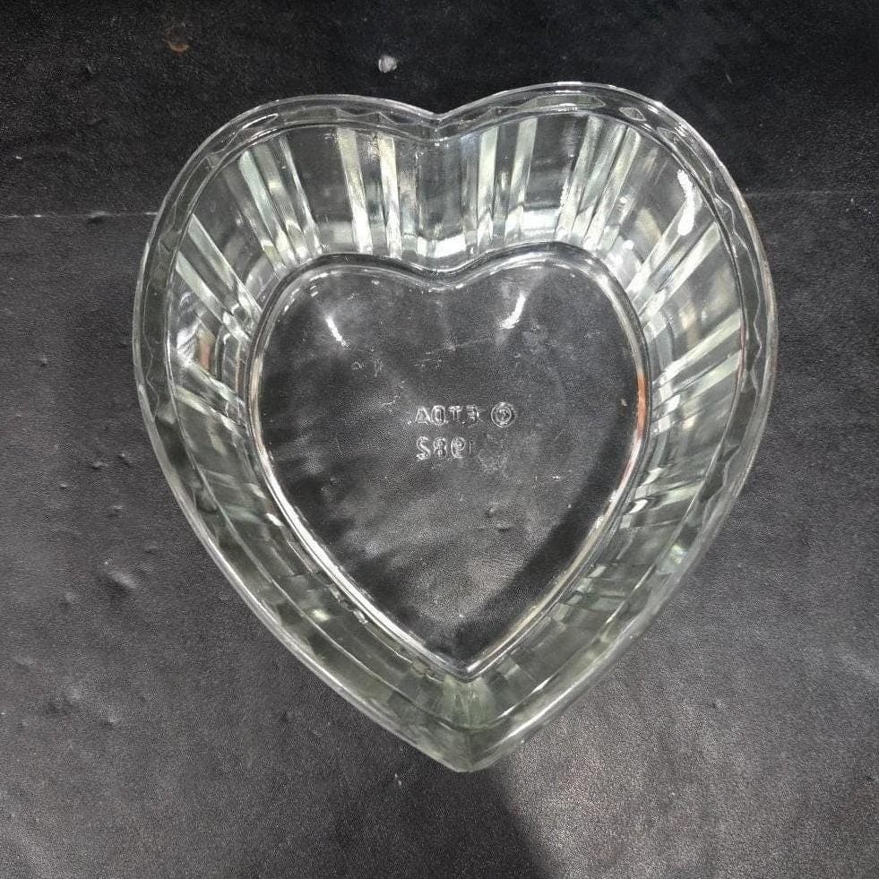 FTDA Clear Heart Glass Dish 1982, Vintage Trinket Holder, Jewelry Candy Bowl - Thumbnail 5