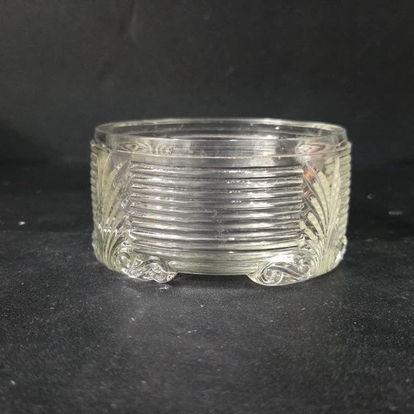 Art Deco Ribbed Glass Powder Dish, Palm Frond Design, Vintage Vanity Decor - Thumbnail 7