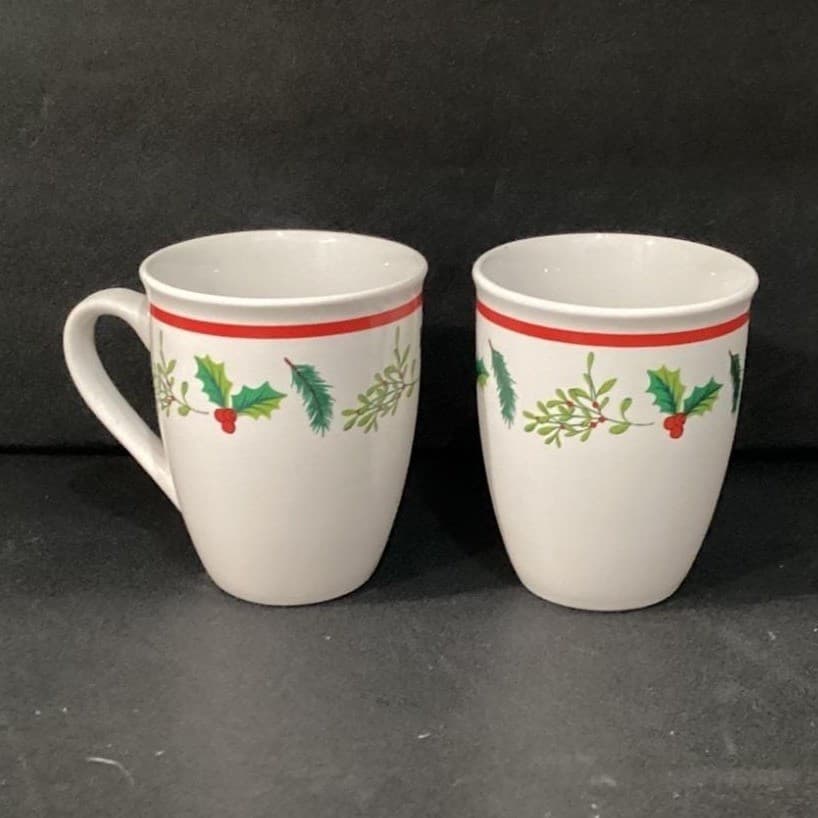 Royal Norfolk Christmas Holly Berry Coffee Cups, Set of 2, Ceramic Holiday Mugs - Thumbnail 3