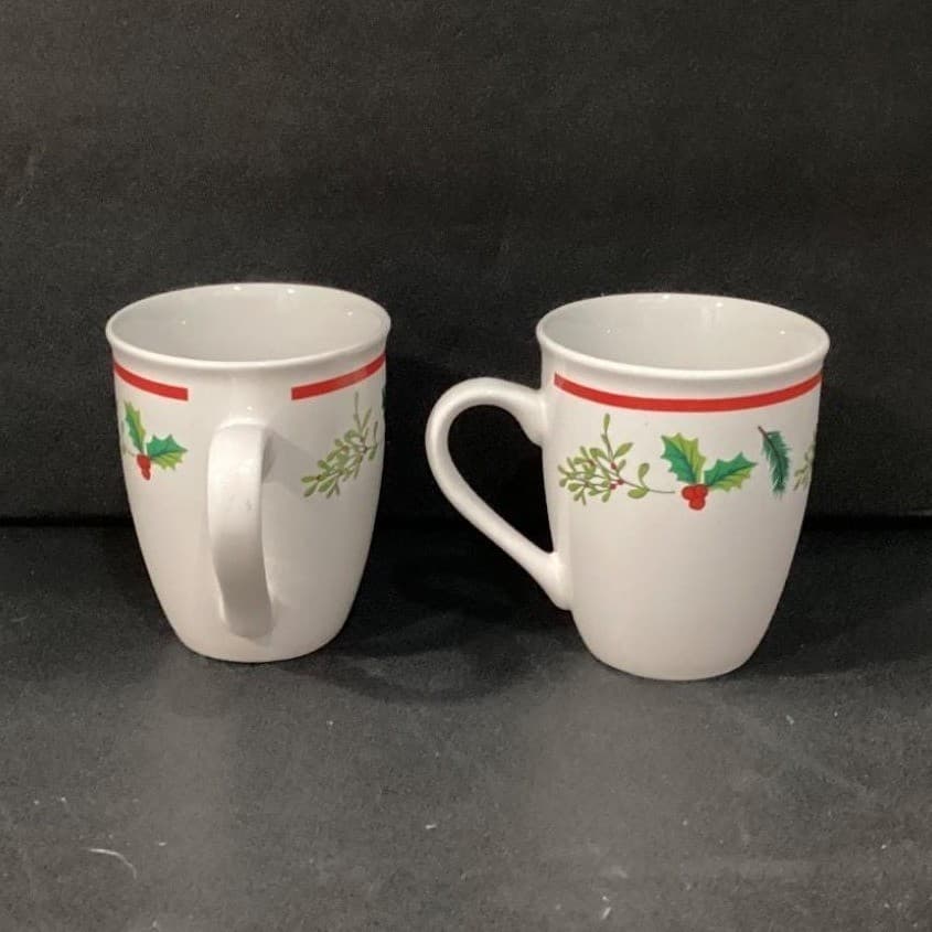 Royal Norfolk Christmas Holly Berry Coffee Cups, Set of 2, Ceramic Holiday Mugs - Thumbnail 4