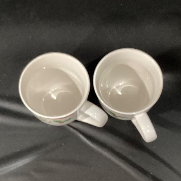 Royal Norfolk Christmas Holly Berry Coffee Cups, Set of 2, Ceramic Holiday Mugs - Thumbnail 8