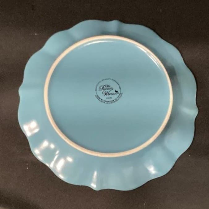 Pioneer Woman "Paige" Denim Blue Salad Plates, Set of 2, Scalloped Stoneware - Thumbnail 4
