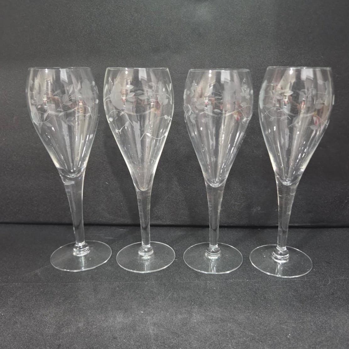 Princess House Heritage Tulip Wine Glasses, Set of 4, Etched Floral Stemware - Thumbnail 4
