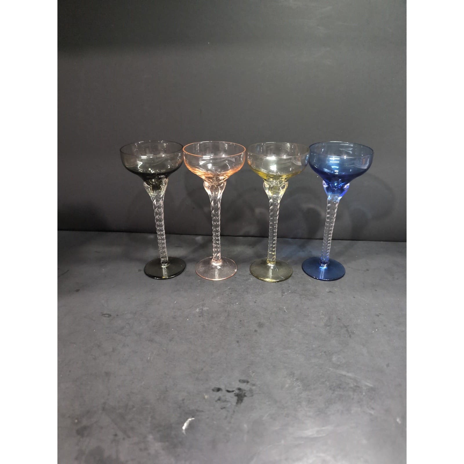 Blefeld Italian Glass Twisted Stem Champagne Glasses, Set Of 4 Elegant Drinkware - Thumbnail 2