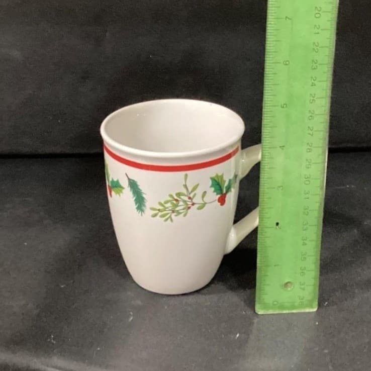 Royal Norfolk Christmas Holly Berry Coffee Cups, Set of 2, Ceramic Holiday Mugs - Thumbnail 6