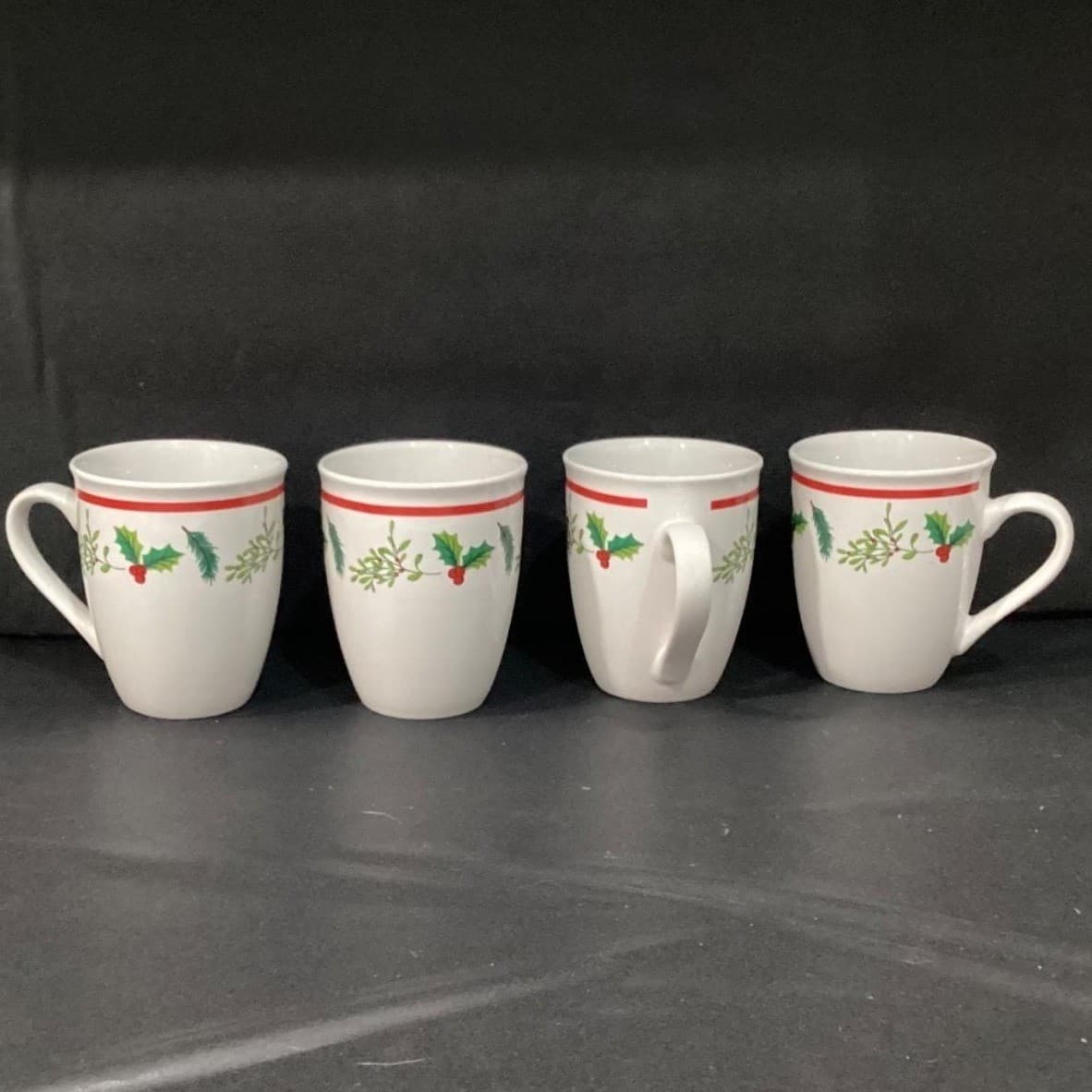 Royal Norfolk Christmas Holly Berry Coffee Cups, Set of 4, Ceramic Holiday Mugs - Thumbnail 3