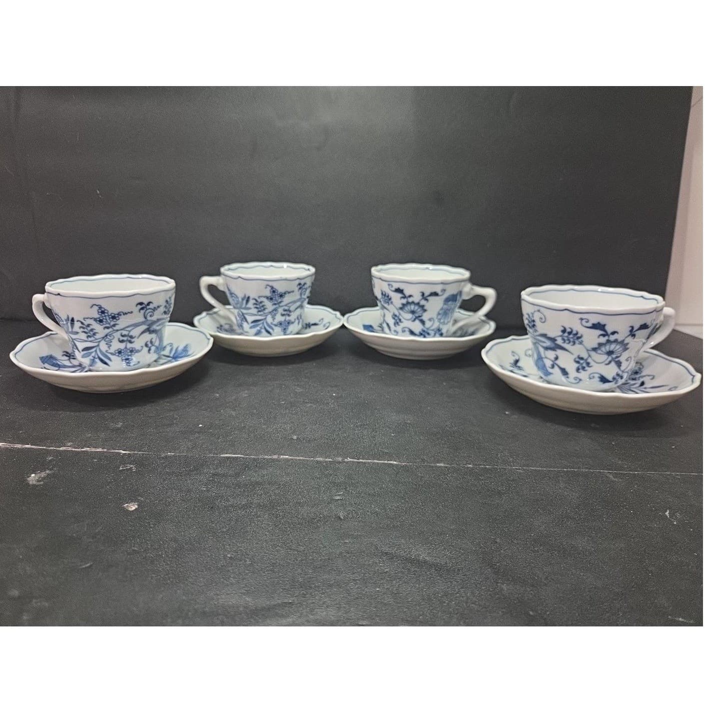 Blue Danube Onion Tea Cups & Saucers, Set of 4, Original Ribbon Banner Backstamp - Thumbnail 2