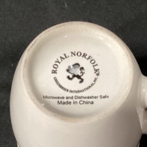 Royal Norfolk Christmas Holly Berry Coffee Cups, Set of 2, Ceramic Holiday Mugs - Thumbnail 10