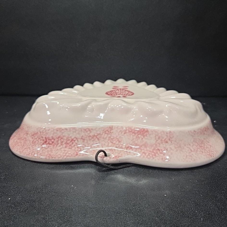 Hartstone Ceramic Heart Shaped Wall Art, Vintage Speckled Puff Sponge Design - Thumbnail 8