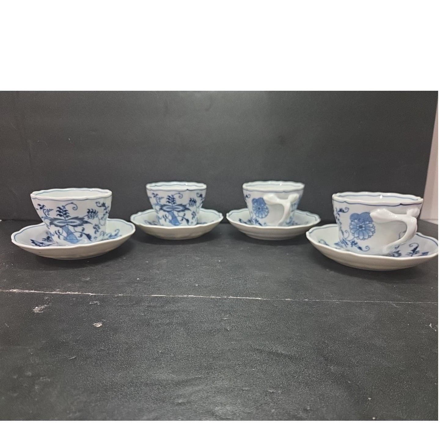 Blue Danube Onion Tea Cups & Saucers, Set of 4, Original Ribbon Banner Backstamp - Thumbnail 3