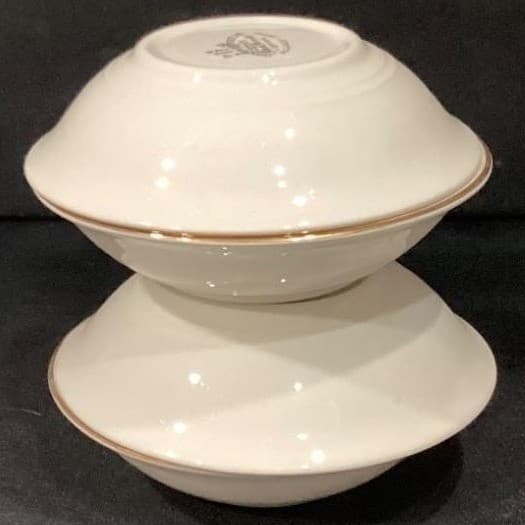 Cunningham & Pickett Cardinal Berry Bowls, Set of 4, Hand-Decorated Tableware - Thumbnail 11