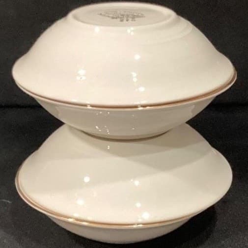 Cunningham & Pickett Cardinal Berry Bowls, Set of 4, Hand-Decorated Tableware - Thumbnail 12
