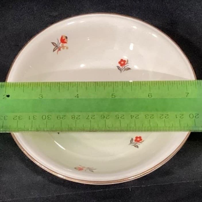 Cunningham & Pickett Cardinal Berry Bowls, Set of 4, Hand-Decorated Tableware - Thumbnail 2