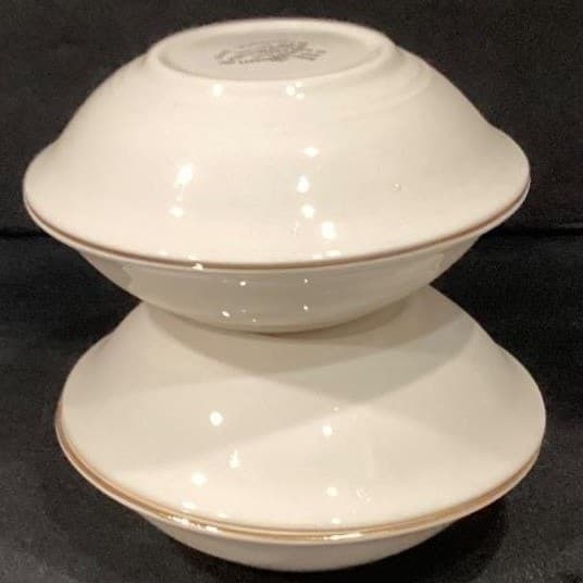 Cunningham & Pickett Cardinal Berry Bowls, Set of 4, Hand-Decorated Tableware - Thumbnail 13