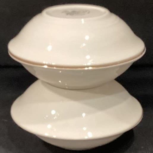 Cunningham & Pickett Cardinal Berry Bowls, Set of 4, Hand-Decorated Tableware - Thumbnail 10