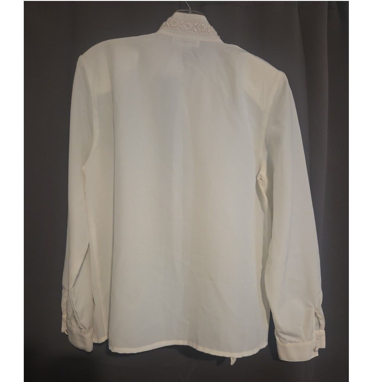 Susan Hutton Petite Ivory Lace Front Blouse, Woman's Size 6 Button Down, Vintage - Thumbnail 4