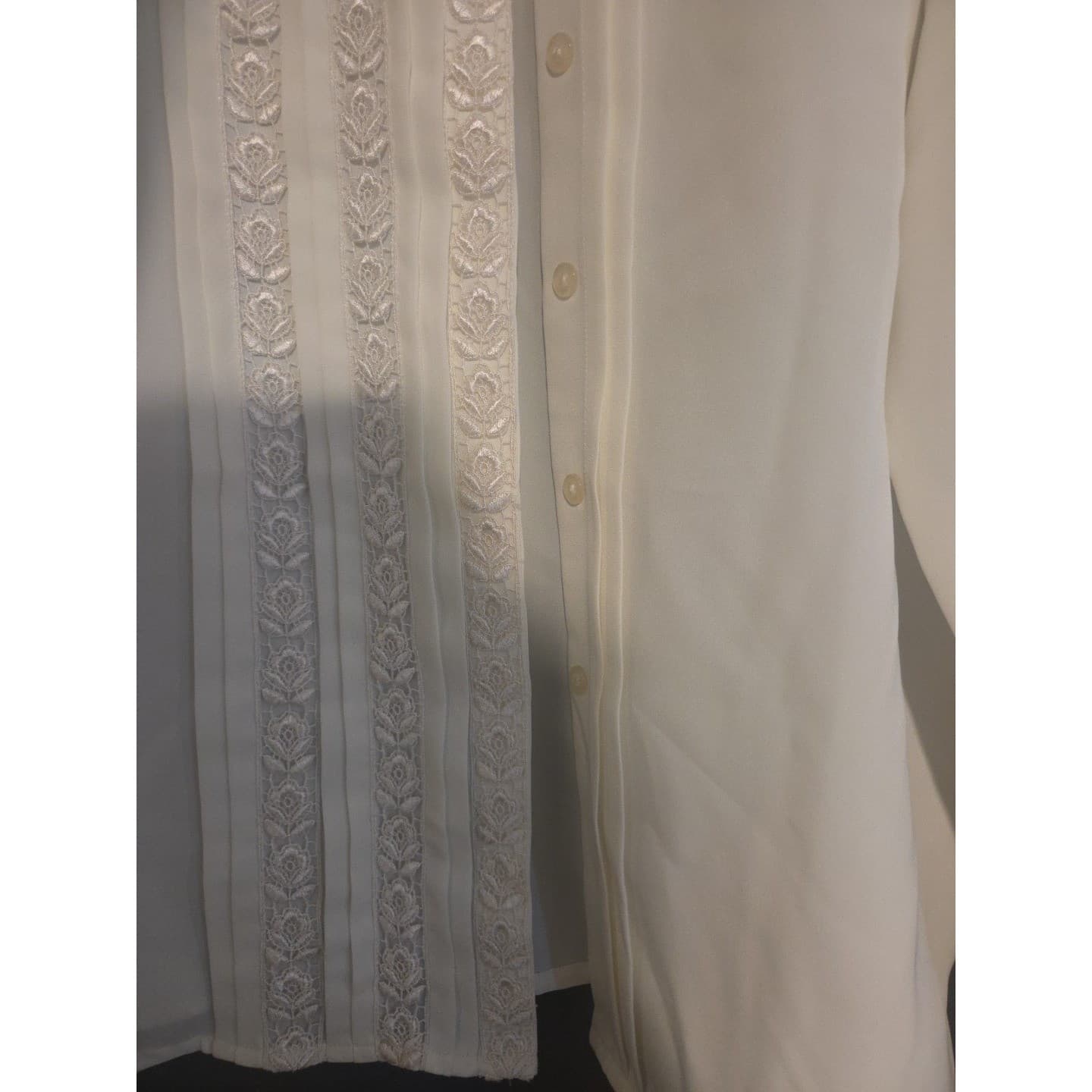 Susan Hutton Petite Ivory Lace Front Blouse, Woman's Size 6 Button Down, Vintage - Thumbnail 6