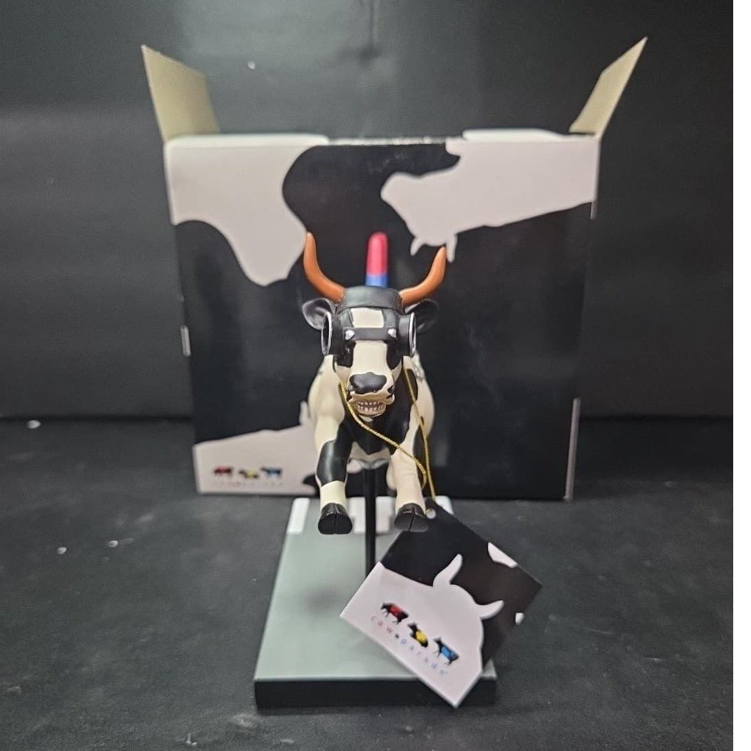 Cow Parade Platinum Moodallion Figurine, Westland Giftware, #7711, Box/Tag - Thumbnail 3