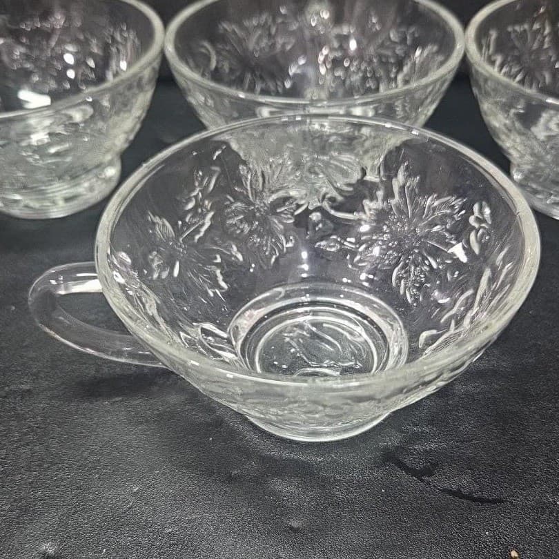 Princess House Fantasia Punch Cups, Set of 4, Vintage Embossed Poinsettia Design - Thumbnail 6