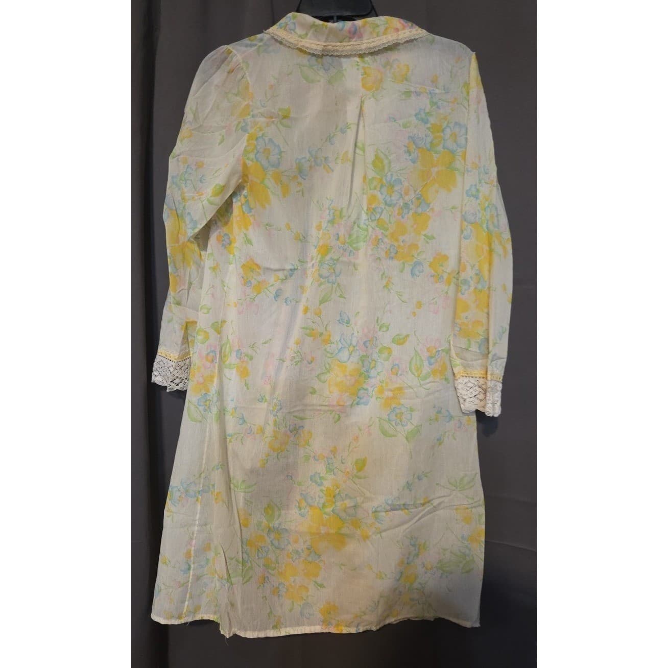Barbizon Blendaire Batiste Floral Lace Trim Nightgown, Woman's Small, USA Made - Thumbnail 4