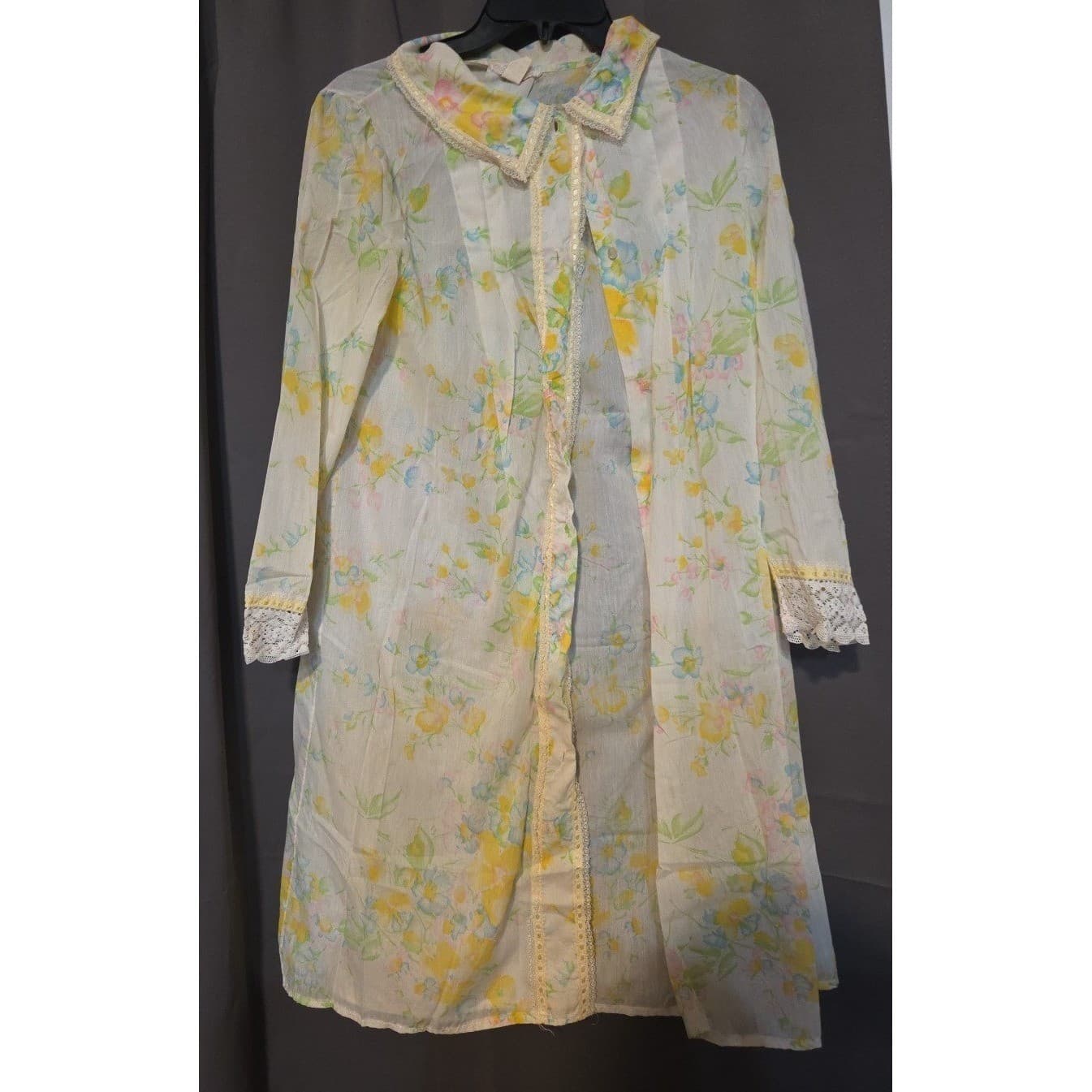 Barbizon Blendaire Batiste Floral Lace Trim Nightgown, Woman's Small, USA Made - Thumbnail 3
