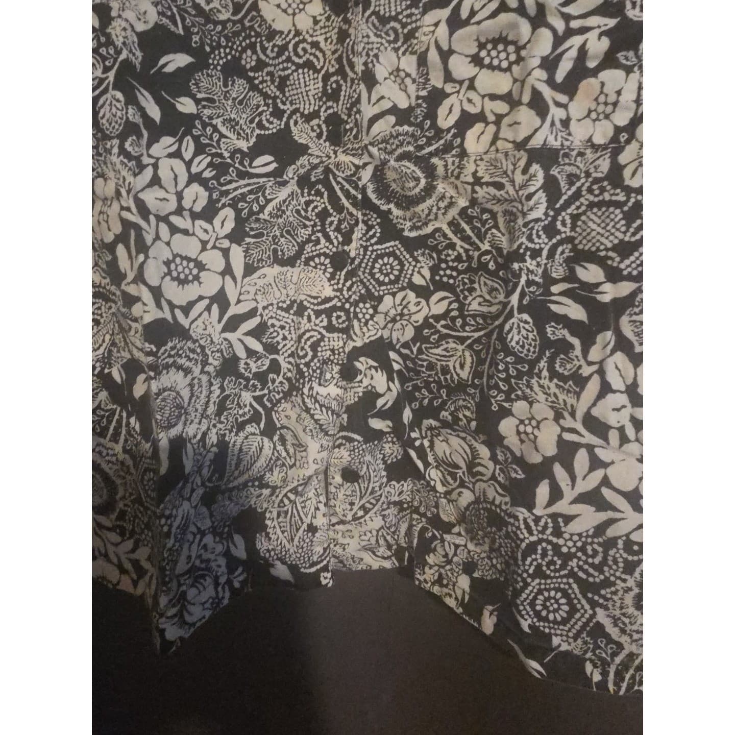 Petites by Fundamental Things Vintage Black White Floral Paisley Button Up Shirt - Thumbnail 6