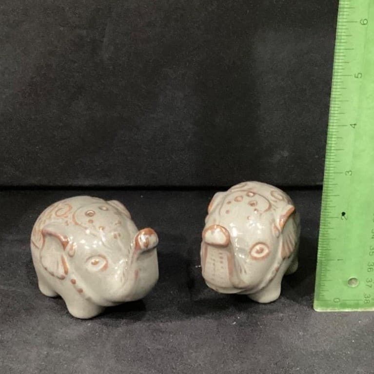 Pier 1 Imports Elephant Salt & Pepper Shakers, Vintage Ceramic Bohemian Kitchen - Thumbnail 2