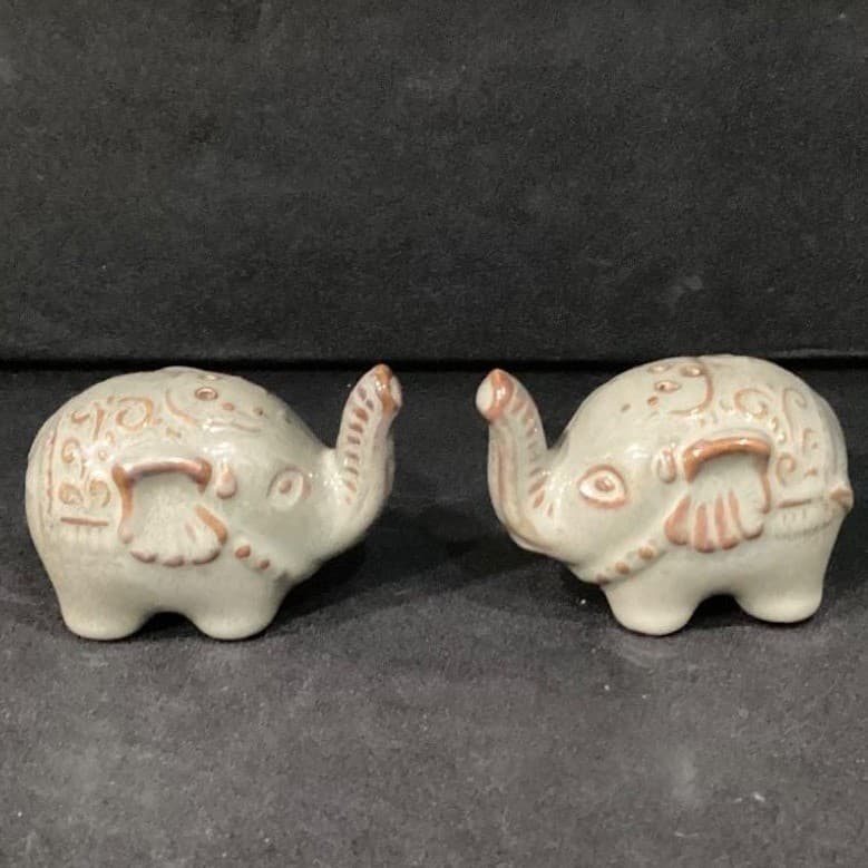 Pier 1 Imports Elephant Salt & Pepper Shakers, Vintage Ceramic Bohemian Kitchen - Thumbnail 3