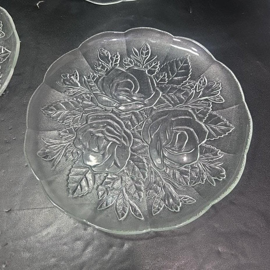 Pasari Livia Clear Glass Dinner Plates, Set of 4, Vintage Frosted Rose Tableware - Thumbnail 4