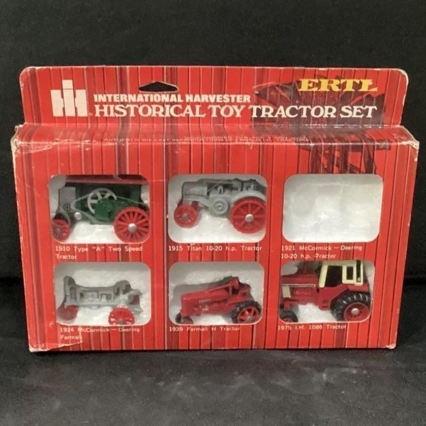 ERTL International Harvester Historical Toy Tractor Set - Thumbnail 2