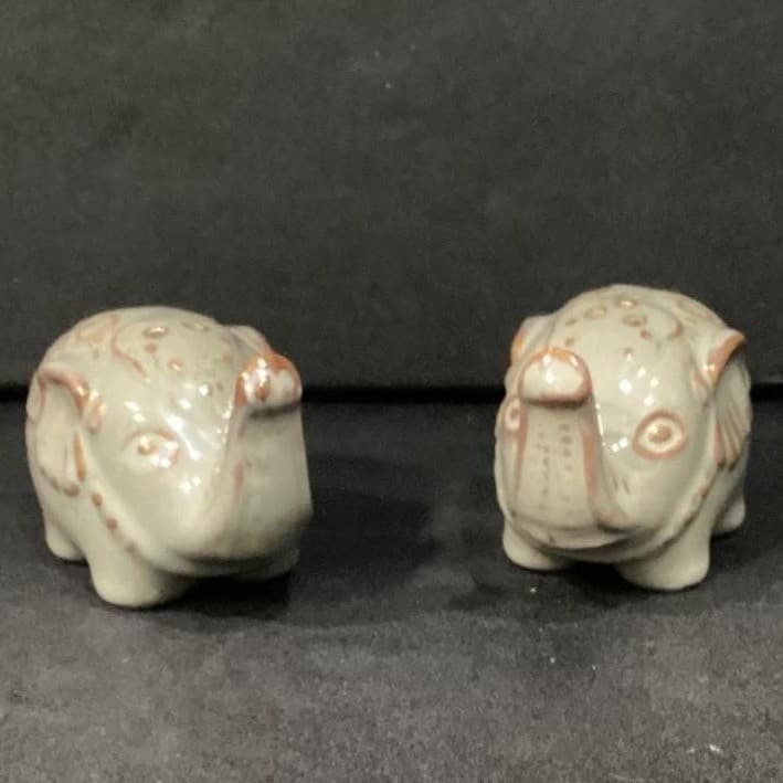 Pier 1 Imports Elephant Salt & Pepper Shakers, Vintage Ceramic Bohemian Kitchen - Thumbnail 5