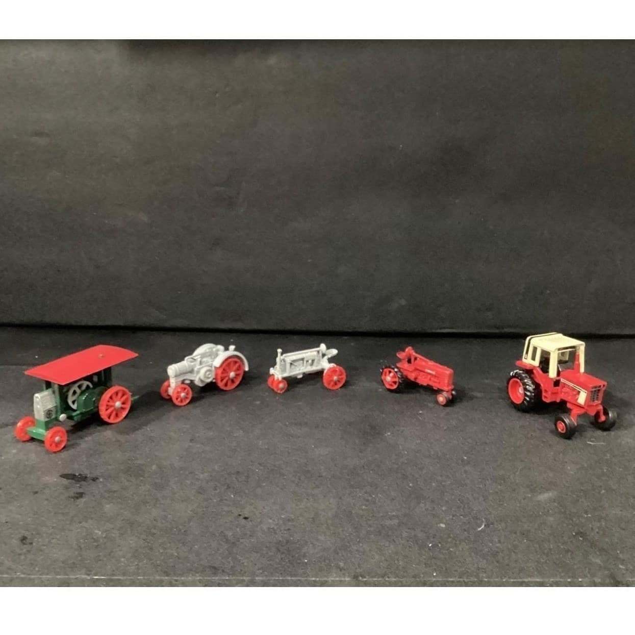 ERTL International Harvester Historical Toy Tractor Set - Thumbnail 9