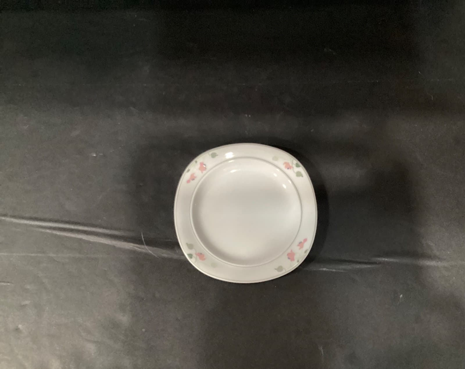 Mikasa Liana Bread & Butter Plates Set of 4 - Thumbnail 2