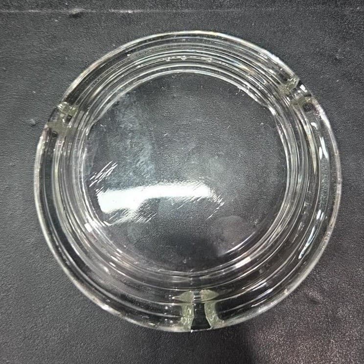 Classic Round Ashtray, 3 Notch Design, Thick Clear Glass, Smoking Accessory - Thumbnail 4