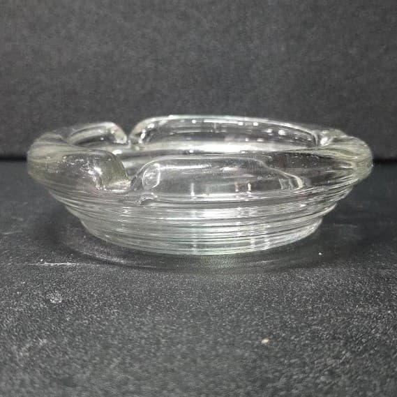 Classic Round Ashtray, 3 Notch Design, Thick Clear Glass, Smoking Accessory - Thumbnail 8