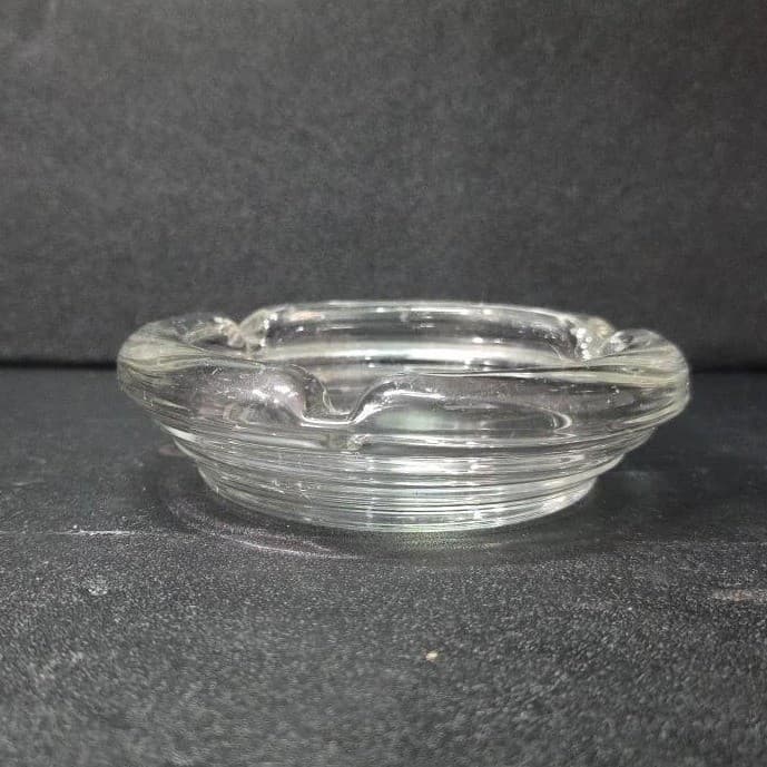 Classic Round Ashtray, 3 Notch Design, Thick Clear Glass, Smoking Accessory - Thumbnail 9