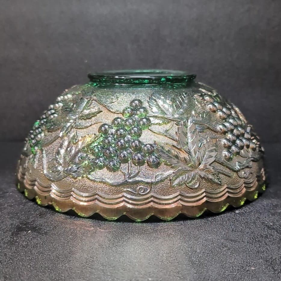 Imperial Glass Helios Carnival Bowl, Leaf & Grape Scalloped Edge Centerpiece - Thumbnail 10