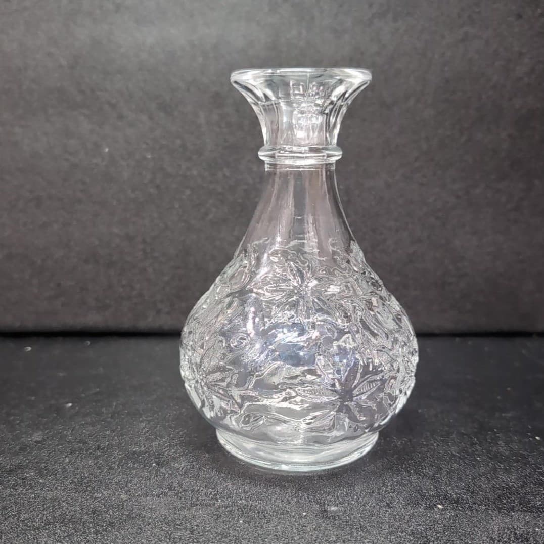Princess House Fantasia Bud Vase, Etched Poinsettia Crystal, Floral Centerpiece - Thumbnail 5