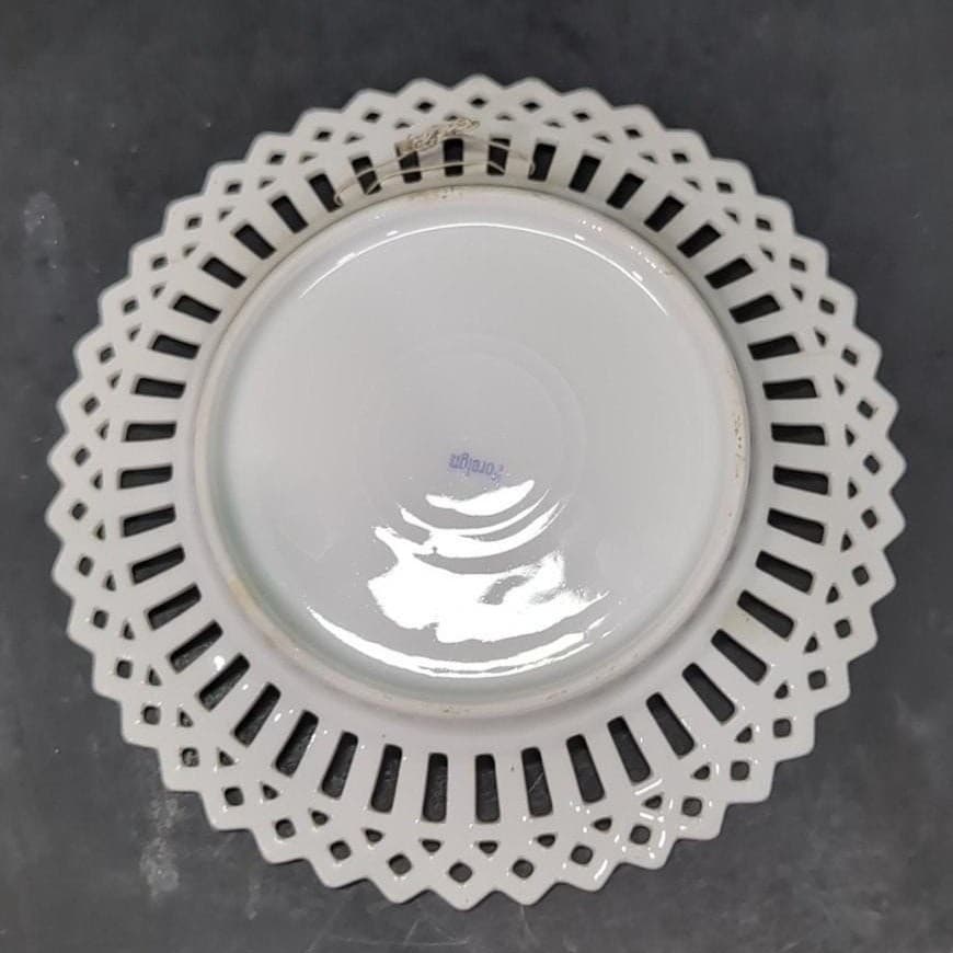 Viennese Lace Porcelain Plate, Pierced Rim with Scalloped Gold Edge, Tableware - Thumbnail 3