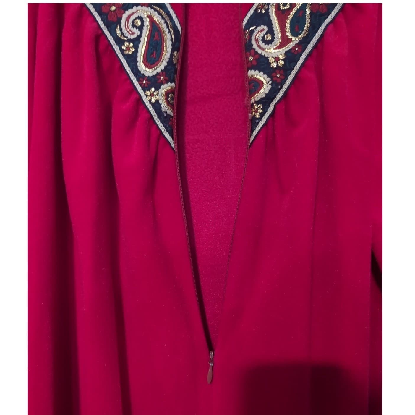 Vanity Fair Women's Small Embroidered Nightgown, Paisley Long Nightie, Vintage - Thumbnail 6