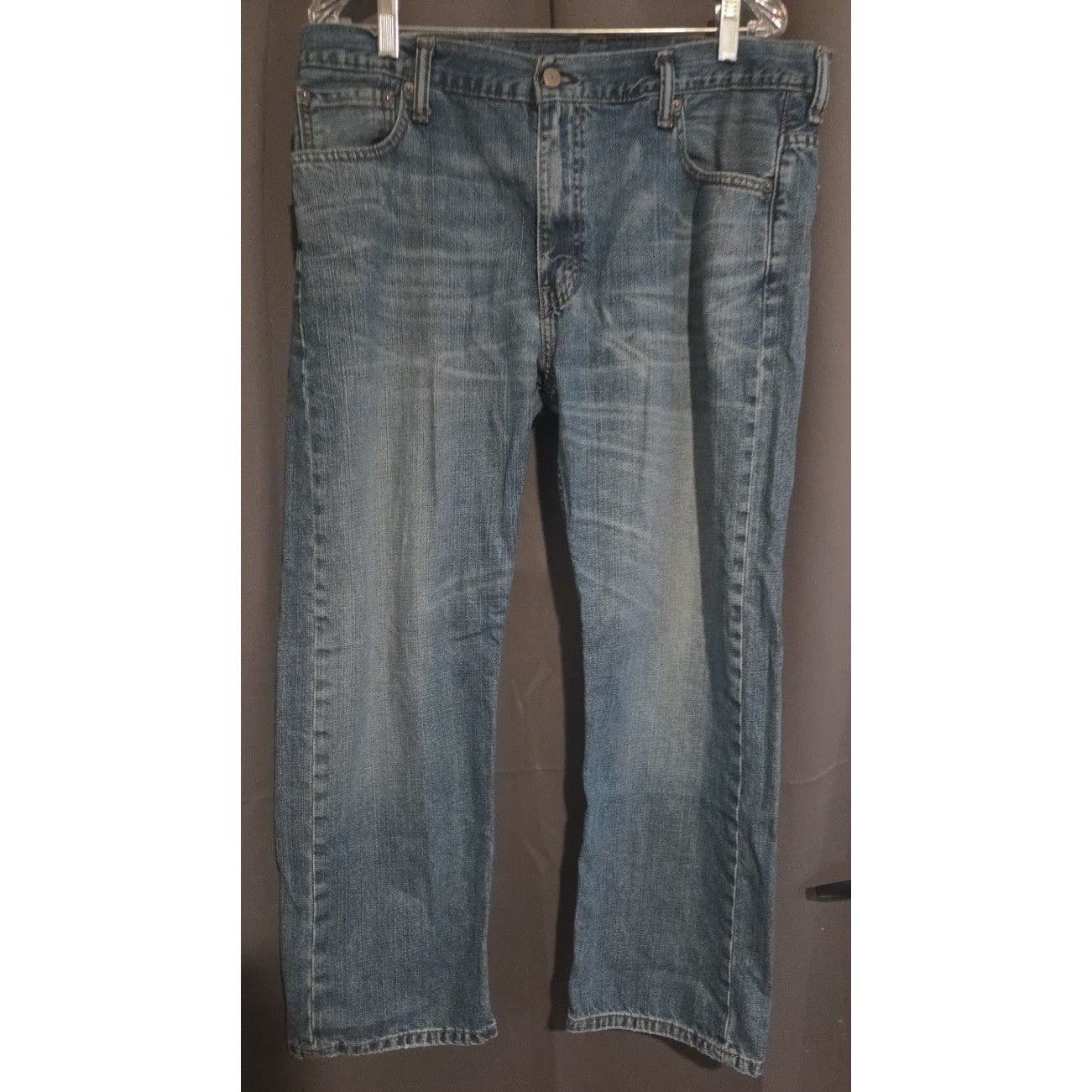Levis 514 Straight Fit Blue Denim Jeans, Men's Medium Wash, 5 Pocket Zip Fly - Thumbnail 2